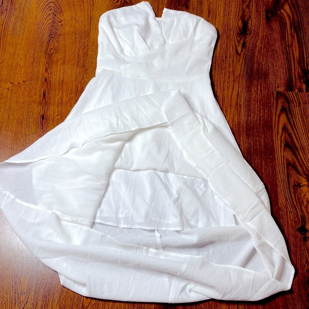 ๐ Elegant White Asymmetrical Strapless Maxi Dress ๐ NWT - Picture 7 of 12